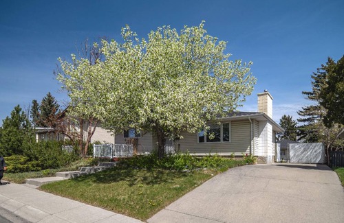 Calgary House | 100 m² House ∙ 5 bedrooms ∙ 10 guests