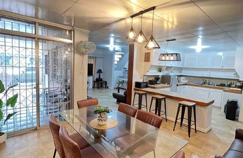 Matandang Balara House | 100 m² House ∙ 3 bedrooms ∙ 12 guests