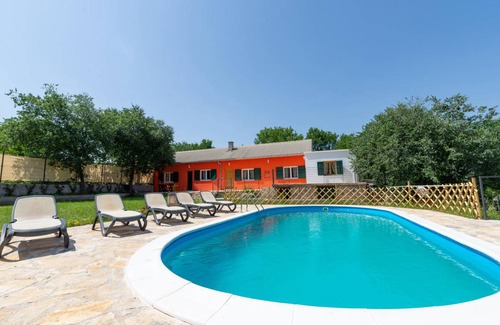 Obrovac House | 100 m² House ∙ 3 bedrooms ∙ 8 guests