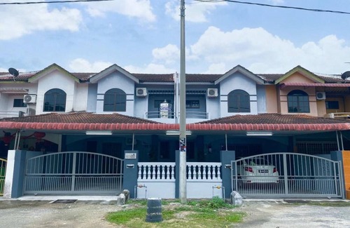 Lumut House | 100 m² House ∙ 1 bedroom ∙ 2 guests