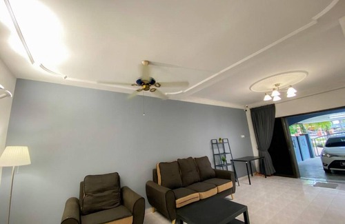Lumut House | 100 m² House ∙ 1 bedroom ∙ 2 guests