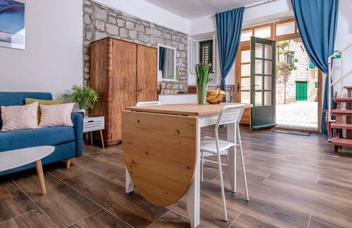 Stari Grad House | 100 m² House ∙ 2 bedrooms ∙ 5 guests