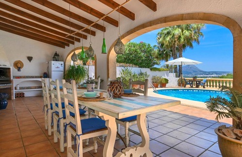 Trencall House | 100 m² House ∙ 2 bedrooms ∙ 4 guests