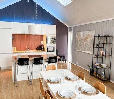 Sørvagen House | 100 m² House ∙ 2 bedrooms ∙ 5 guests