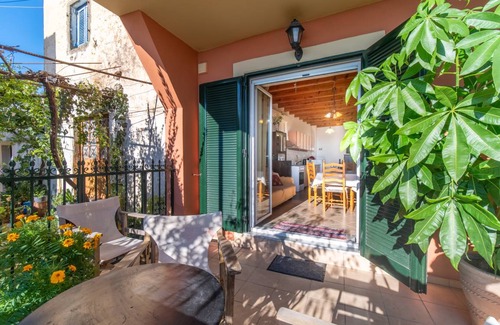 Chlomos House | 100 m² House ∙ 2 bedrooms ∙ 4 guests