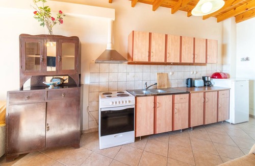 Chlomos House | 100 m² House ∙ 2 bedrooms ∙ 4 guests