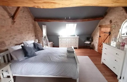 Cromac House | 100 m² House ∙ 2 bedrooms ∙ 4 guests