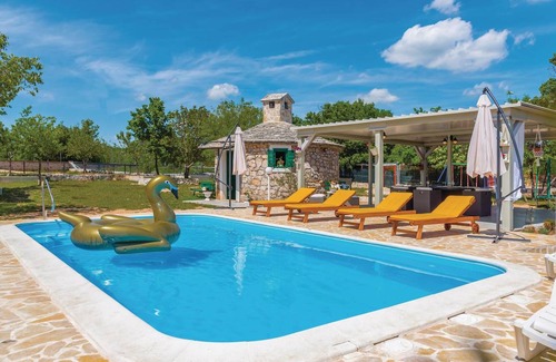 Unesic House | 100 m² House ∙ 2 bedrooms ∙ 6 guests