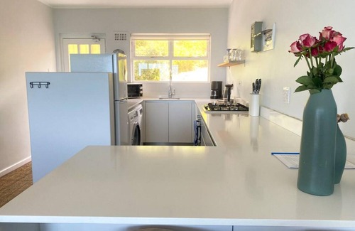 Redhill House | 100 m² House ∙ 2 bedrooms ∙ 4 guests