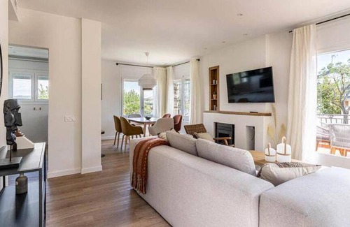 Sant Cugat del Valles House | 100 m² House ∙ 3 bedrooms ∙ 6 guests