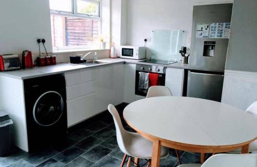 Marston Green House | 100 m² House ∙ 3 bedrooms ∙ 7 guests