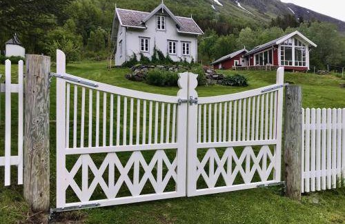Lyngen House | 100 m² House ∙ 3 bedrooms ∙ 5 guests