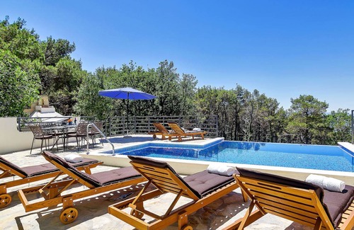 Bast House | 100 m² House ∙ 3 bedrooms ∙ 6 guests