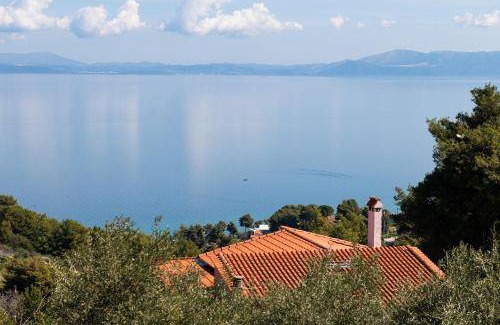 Oropos House | 100 m² House ∙ 4 bedrooms ∙ 8 guests