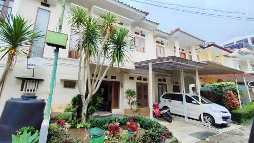 Ngaglik House | 100 m² House ∙ 4 bedrooms ∙ 10 guests