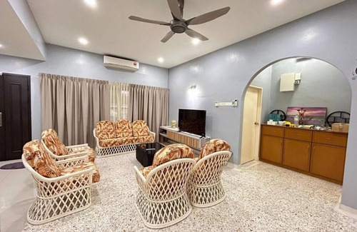 Seremban House | 100 m² House ∙ 4 bedrooms ∙ 12 guests