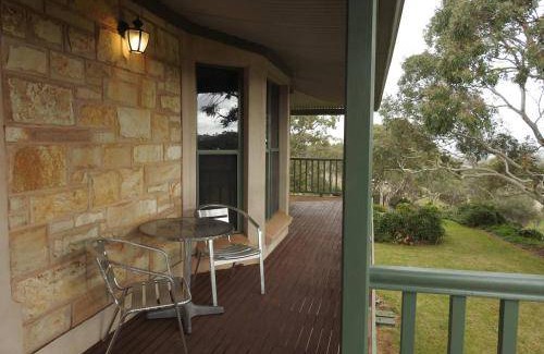 Angaston House | 100 m² House ∙ 5 bedrooms ∙ 12 guests