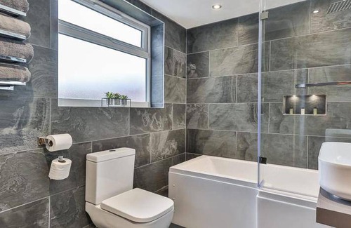 Sheffield House | 100 m² House ∙ 6 bedrooms ∙ 14 guests