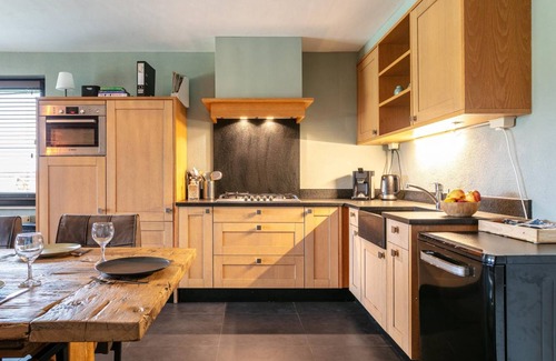 Hulsel House | 100 m² House ∙ 6 bedrooms ∙ 12 guests