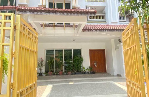 Dangkao House | 100 m² House ∙ 1 bedroom ∙ 2 guests