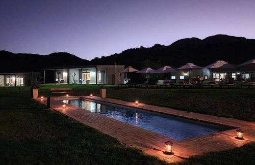 Oudtshoorn Cabin | 100 m² Lodge ∙ 3 bedrooms ∙ 6 guests