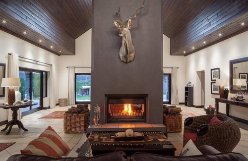 Oudtshoorn Cabin | 100 m² Lodge ∙ 3 bedrooms ∙ 6 guests