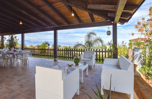Balestrate House | 100 m² Maisonette ∙ 2 bedrooms ∙ 5 guests