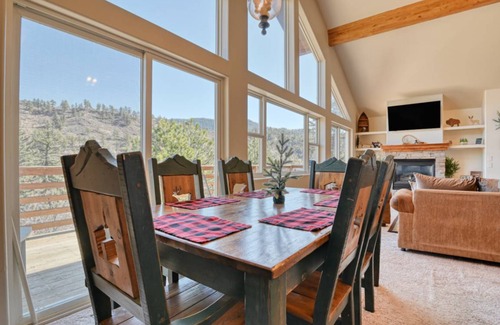 Green Mountain Falls Cabin | 100 m² Cabin ∙ 2 bedrooms ∙ 7 guests