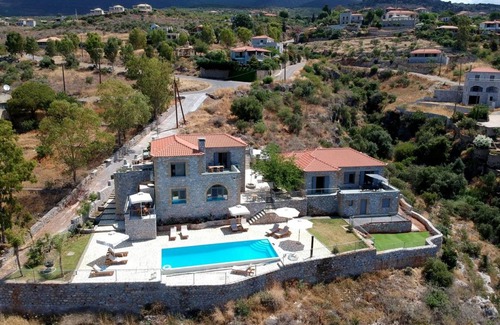 Lefktron Villa | 100 m² Villa ∙ 2 bedrooms ∙ 4 guests