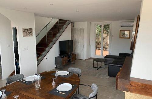 Roucas-Blanc Villa | 100 m² Villa ∙ 3 bedrooms ∙ 6 guests