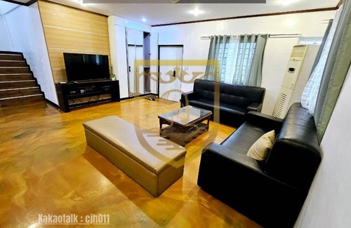 Angeles City Villa | 100 m² Villa ∙ 4 bedrooms ∙ 8 guests