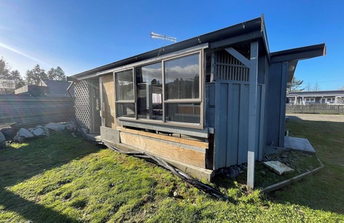 Tokaanu House | 100% mineral pools & chlorinated pool available. 30min drive to Whakapapa