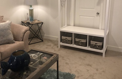 Parkville House | 100% SMOKE FREE BED & BREAKFAST HOT BREAKFAST INCLUDED!