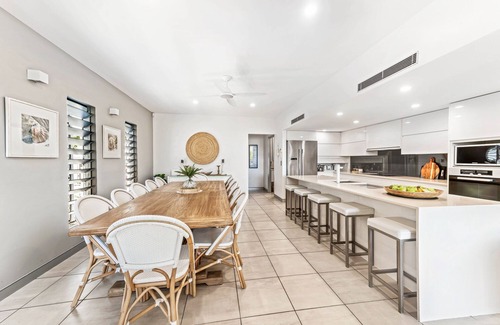 Alexandra Headland House | 100 steps to the beach. Our modern Sunshine Coast home accommodates 12 guests