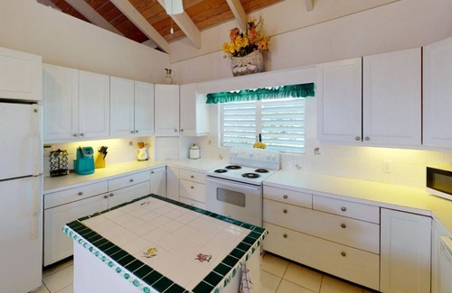 The Bight Villa | 100 Steps to Beautiful Grace Bay Beach!