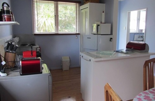 Ruakaka House | 100 steps to the dunes 'Clunead'