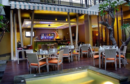 Sunset Road Hotel | 100 Sunset Boutique