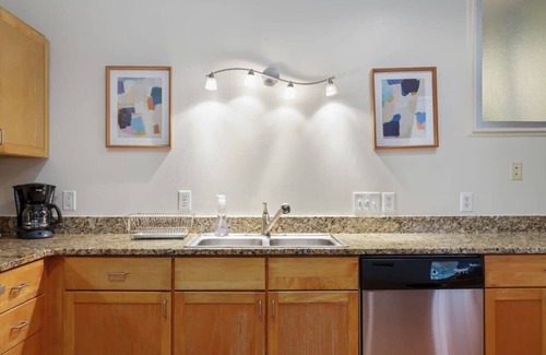Downtown Apartment | 100 Year-Old Historic Brick 2BR Loft High Ceiling6