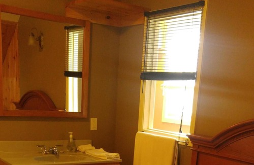 Gananoque Apartment | 1000 Island Condo Getaway