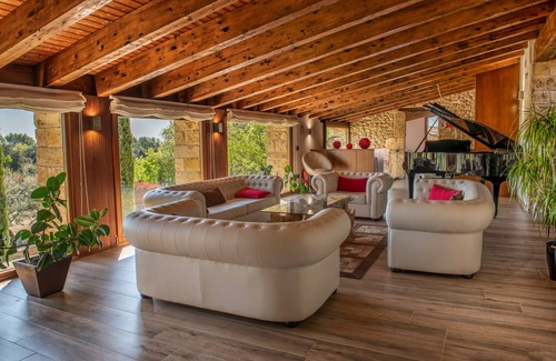 Cornella del Terri Villa | 1000 m² Villa ∙ 8 bedrooms ∙ 20 guests