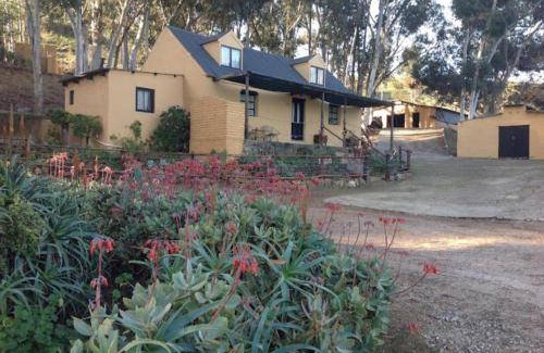 Bot River House | 1000 m² Farmhouse ∙ 4 bedrooms ∙ 127 guests