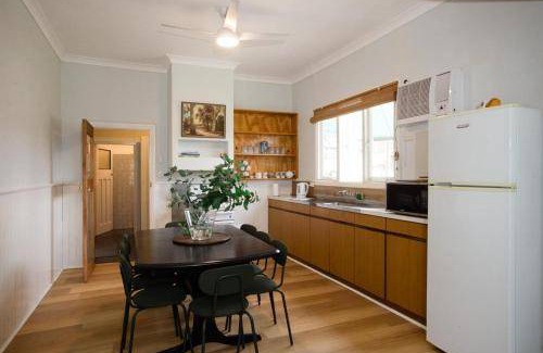 Hacketts Gully House | 1000 m² House ∙ 4 bedrooms ∙ 8 guests