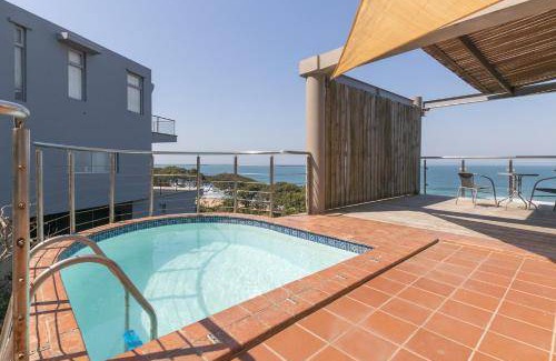 Zinkwazi Beach House | 1000 m² House ∙ 5 bedrooms ∙ 10 guests