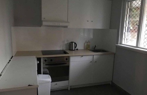Maddington House | 1000 m² House ∙ 1 bedroom ∙ 4 guests