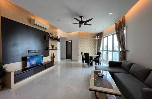 Chow Kit House | 1000 m² House ∙ 3 bedrooms ∙ 10 guests