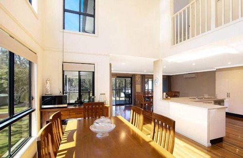 Wyong House | 1000 m² House ∙ 3 bedrooms ∙ 8 guests