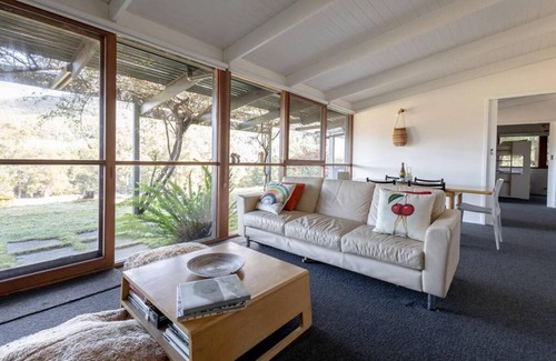 Don Valley House | 1000 m² House ∙ 4 bedrooms ∙ 8 guests