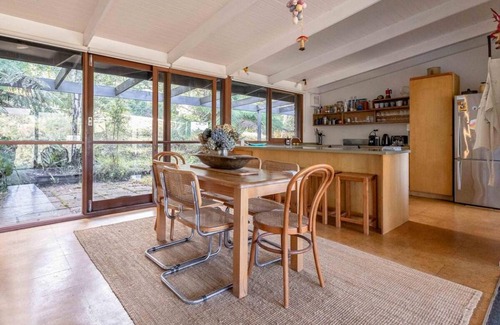 Don Valley House | 1000 m² House ∙ 4 bedrooms ∙ 8 guests