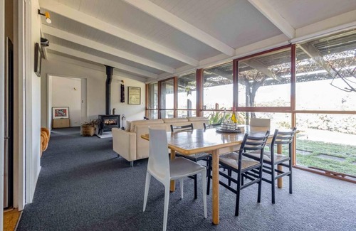 Don Valley House | 1000 m² House ∙ 4 bedrooms ∙ 8 guests