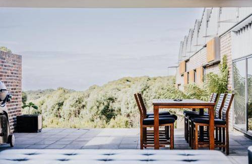 Wattle Hill House | 1000 m² House ∙ 4 bedrooms ∙ 8 guests